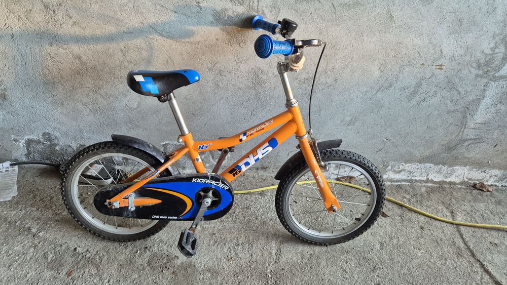 Bicicletă 4-6 ani folosită dar în stare bună de funcționare