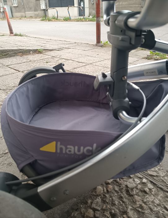 Бебешка количка HAUCK