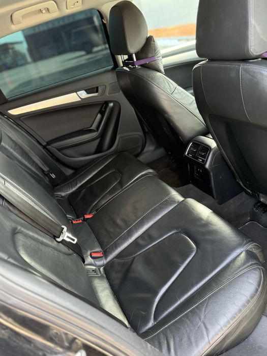 Audi a4 b8 avant 2.7 190 hp. 2009г.