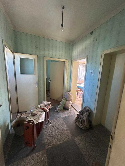 Двуетажна газифицирана къща, гр. Попово