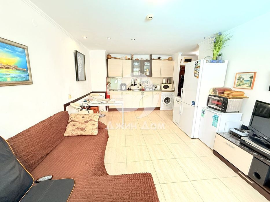 Продава се Двустаен апартамент в Свети Влас - 65 кв.м за 1339 €/кв.м - Снимка #1