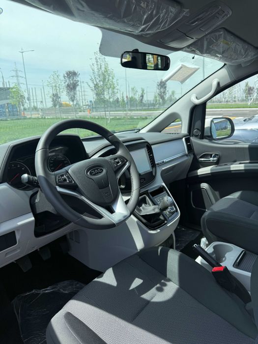 JAC M4 minivenlari sotuvda tayyor