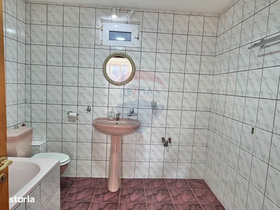 Casă / Vilă cu 6 camere de închiriat în zona Iosia