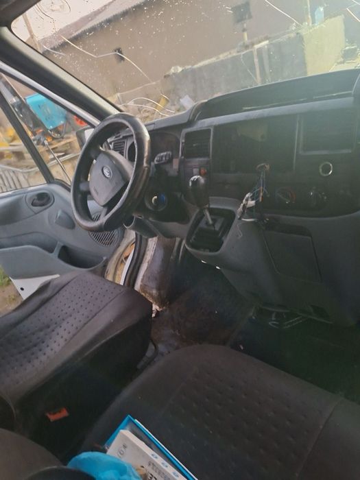 Ford transit sotiladi. 5000 dollor