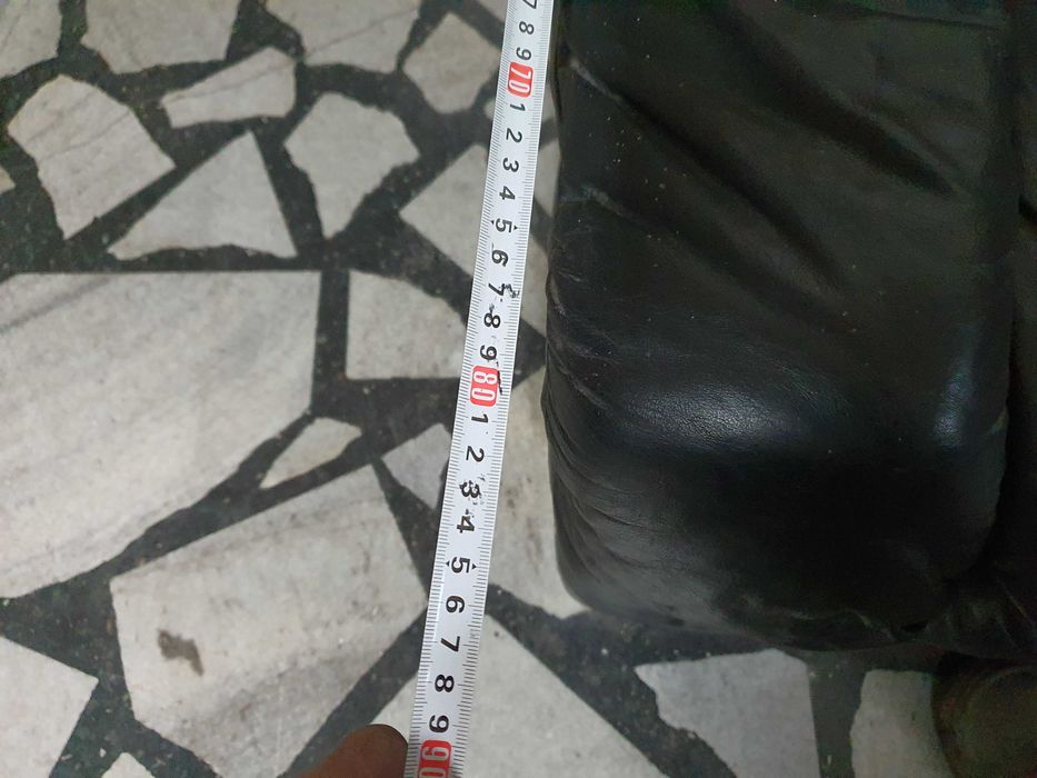 Черен кожен диван