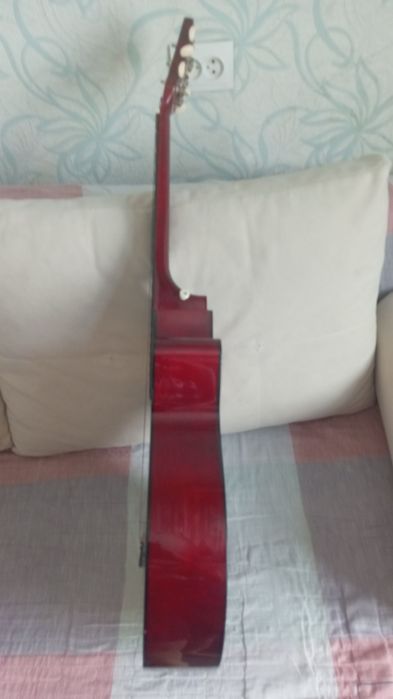 Продаю гитару. Не дорого