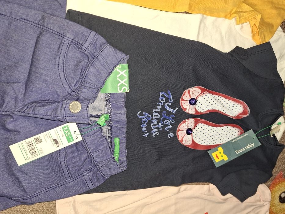 Чисто нови Benetton госпожица 3-4 години