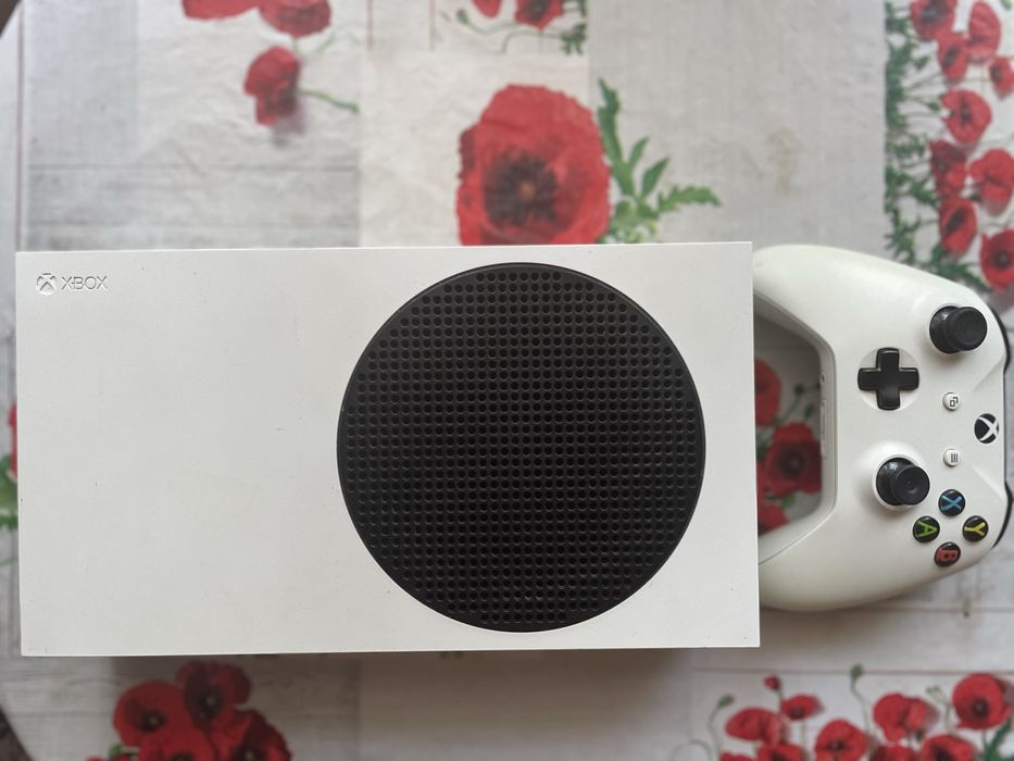 Xbox series s ,joystick si cablu de alimentare incluse, 700 lei
