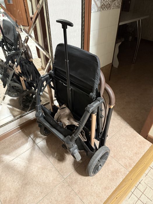 Продаю детскую коляску