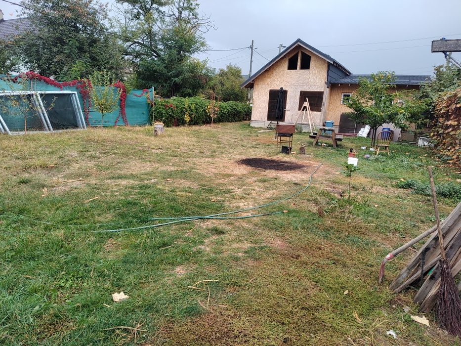 Vand casa in comuna Bujoreni sat Olteni.