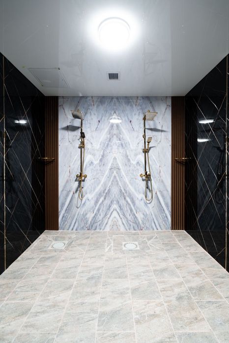 Поклейка обоев, галтели, плинтуса и молдинг.