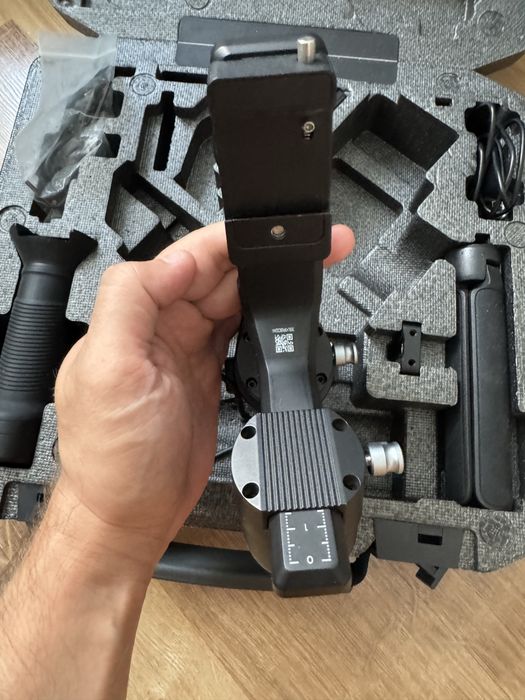 Продам стабилизатор (гимбл) DJi Ronin SC