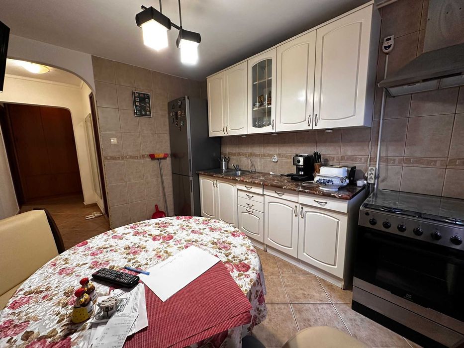 Garsoniera de vanzare Regie