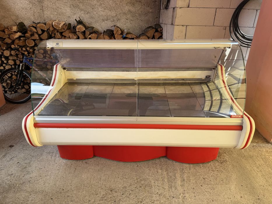 Vitrine frigorifice mezeluri