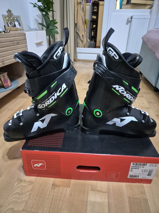 Nordica Dobermann gp 130 Clapari ski ,mărimea 42-43