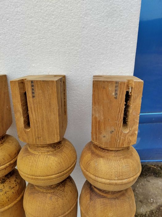 дървени,масивни,струговани крака за маса