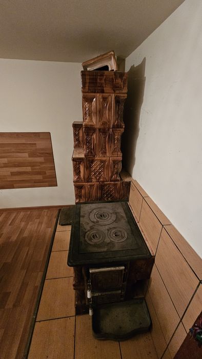 Vand mai multe tipuri de sobe