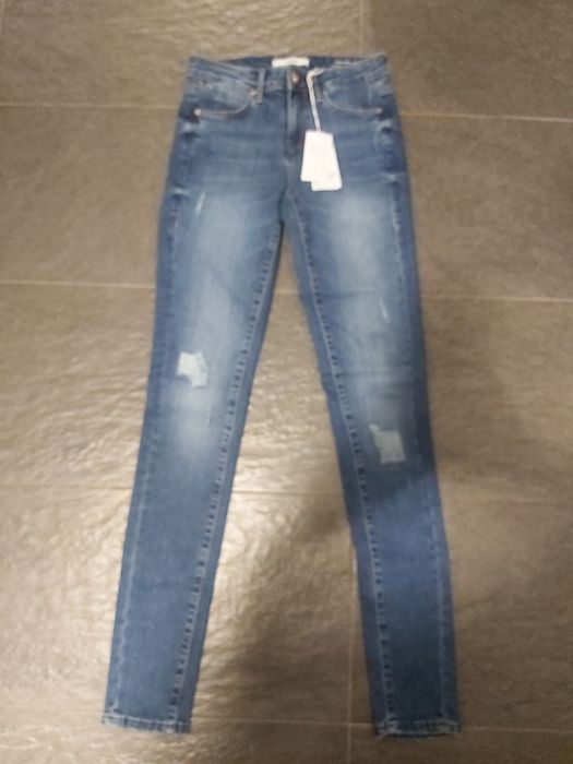 Продавам дрехи на едро