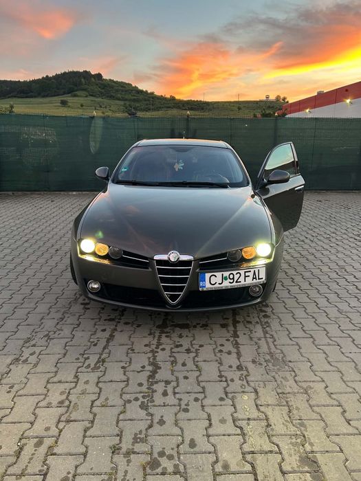 Vând Alfa Romeo 159