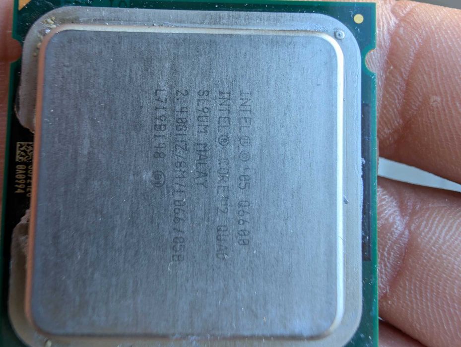 Placa de baza gigabyte plus procesor Intel quad core