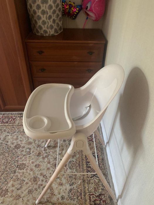 Стульчик для кормления малыша