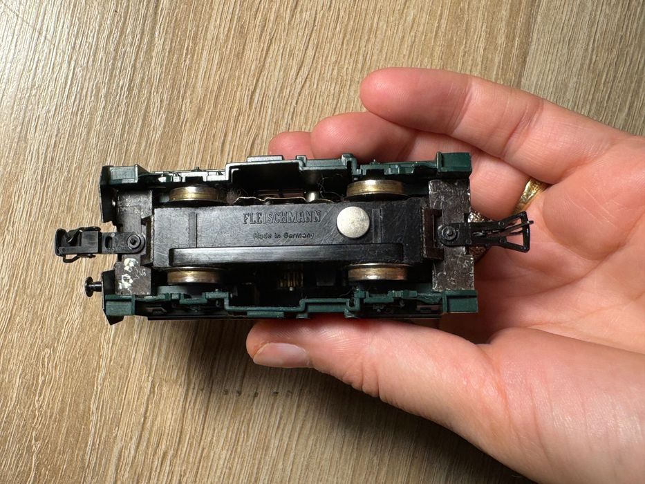 Locomotiva diesel Fleischmann V42-04 H0