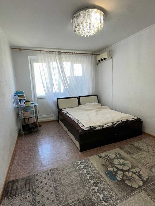 Продам 2 комнатную 8 микрорайон