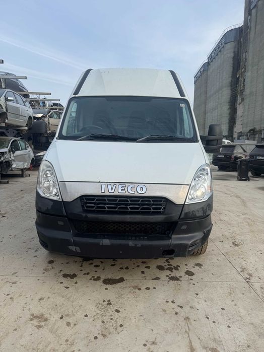 Dezmembrez Iveco 2.3 euro 5 2012 100 000 mile