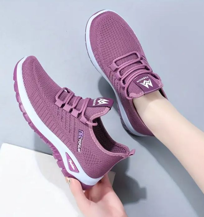 Распродажа женских кроссовок