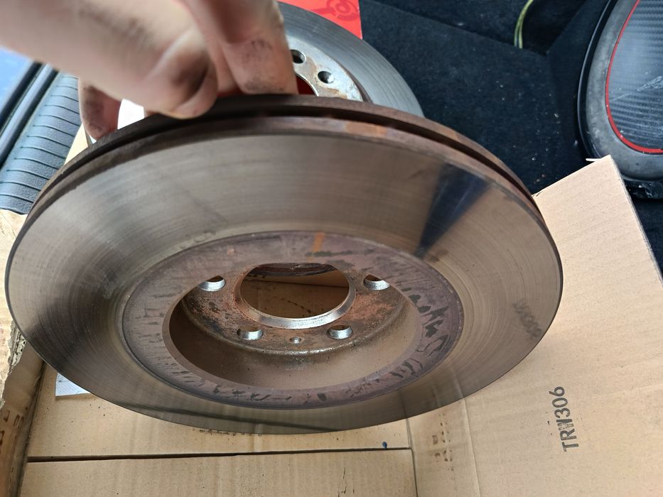 Накладки Brembo и дискове 288mm за голф 4