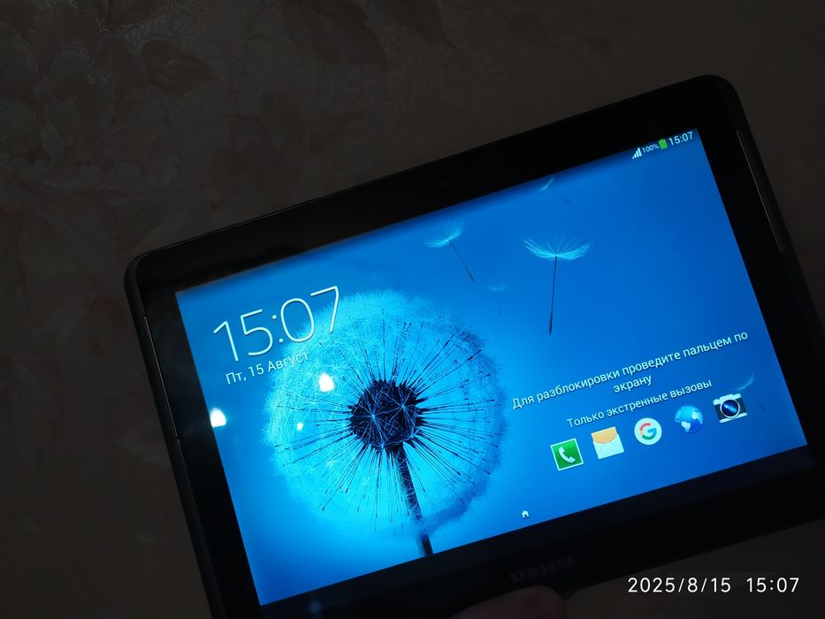 Продается планшет Самсунг хорошем состоянии. Сим карту читает.