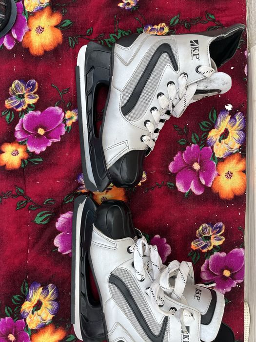 Продаю коньки 40-размер