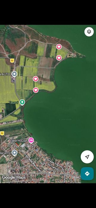 Terenuri pe malul lacului Tasaul