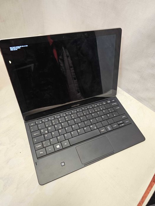 Dezmembrez Samsung Galaxy TabPro S (SM-W700) | Piese: Tabletă Defectă / Tastatură QWERTZ