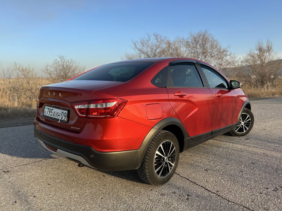 Продам Весту кросс