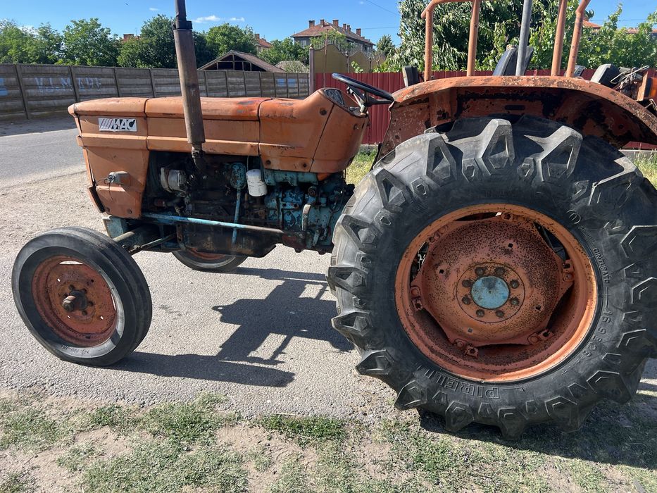 Tractor Fiat 550