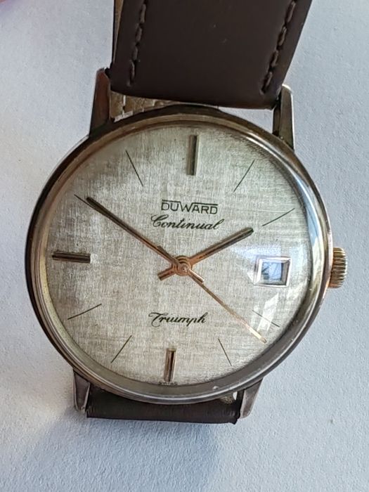 Ceas Duward Continual Triumph Automatic Calendar Funcționează impecabil!
