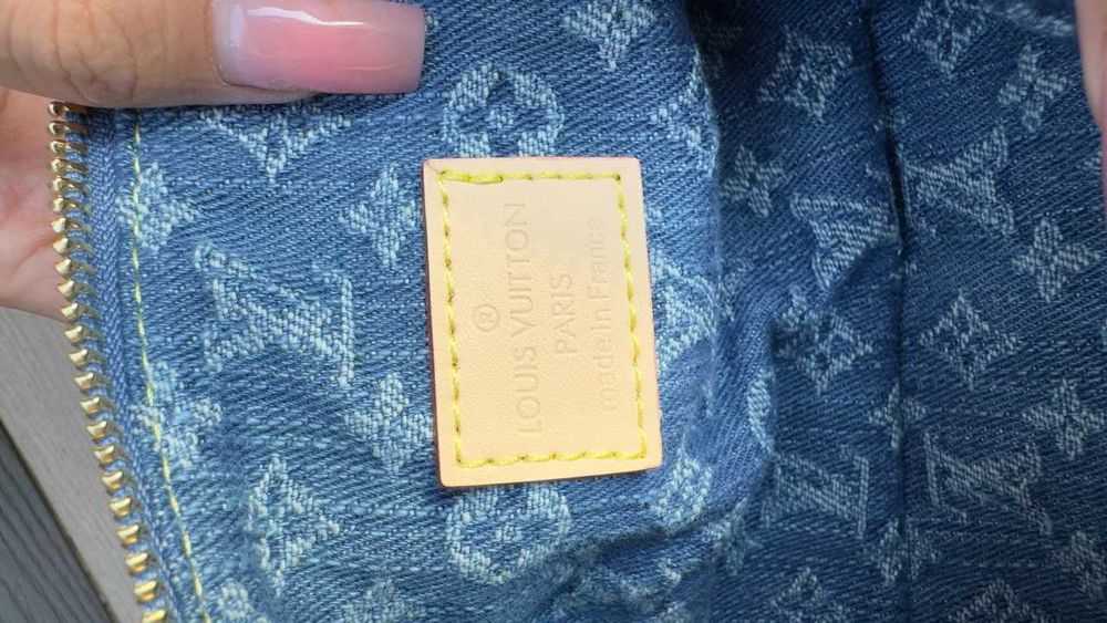 сумка Louis Vuitton Hills Pochette Monogram