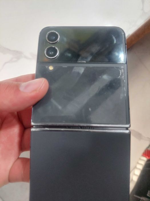 Samsung Z Flip 4 ekran