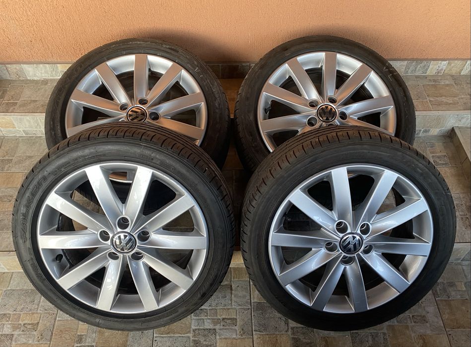 Jante R17 originale Vw Anvelope foarte bune 225/45 Falken