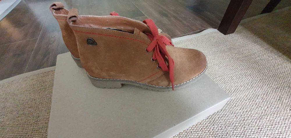 Нови дамски боти MUSTANG 36 размер, естествен велур