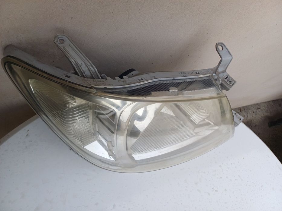 Десен фар за Toyota Hilux; 2004г.-2011г.