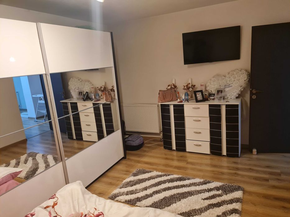 Apartament 3 camere Rovinari