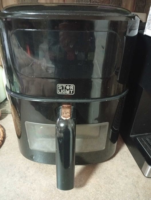 Vând Friteuza cu aer cald ,nou ,nefolosit!