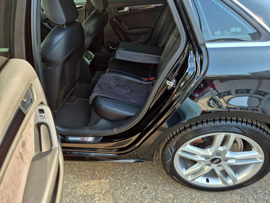 Audi A4 S-Line full