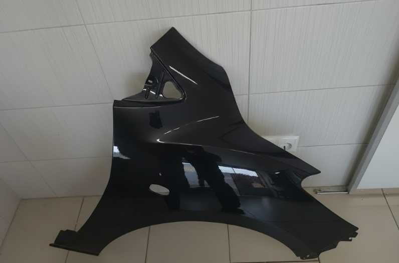 Aripa Fata Dreapta Mazda 2/II 2007-2014 Negru