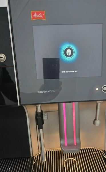 Професионална кафе машина Melitta Cafina XT5 + хладилник