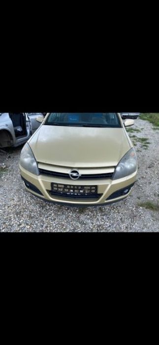 Dezmembrez Opel Astra H