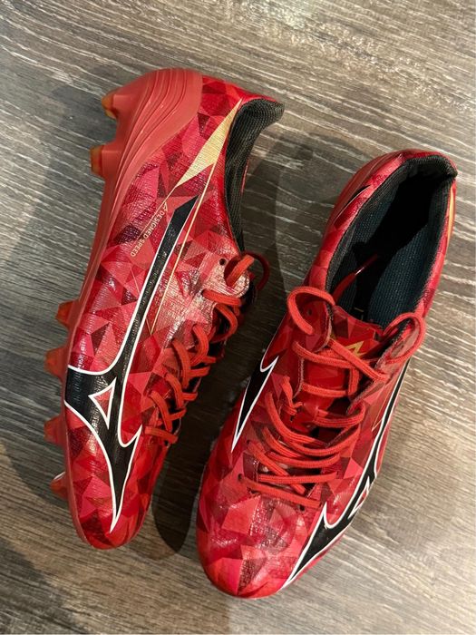 Mizuno Alpha Red