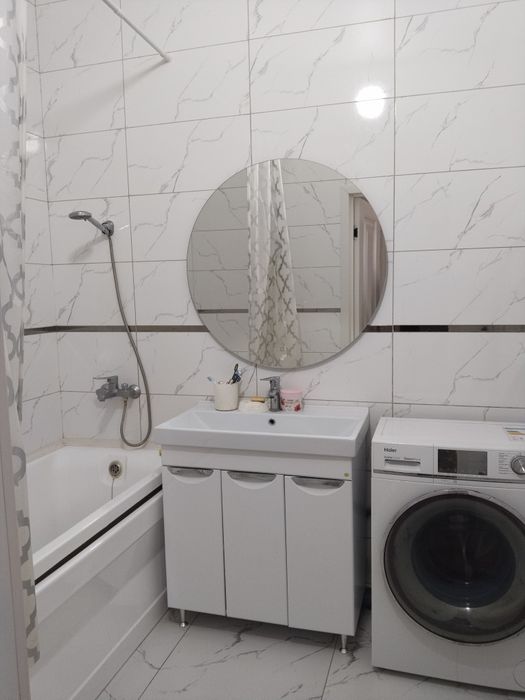 Өте жақсы жерден 3 бөлмелі пәтер сатылады